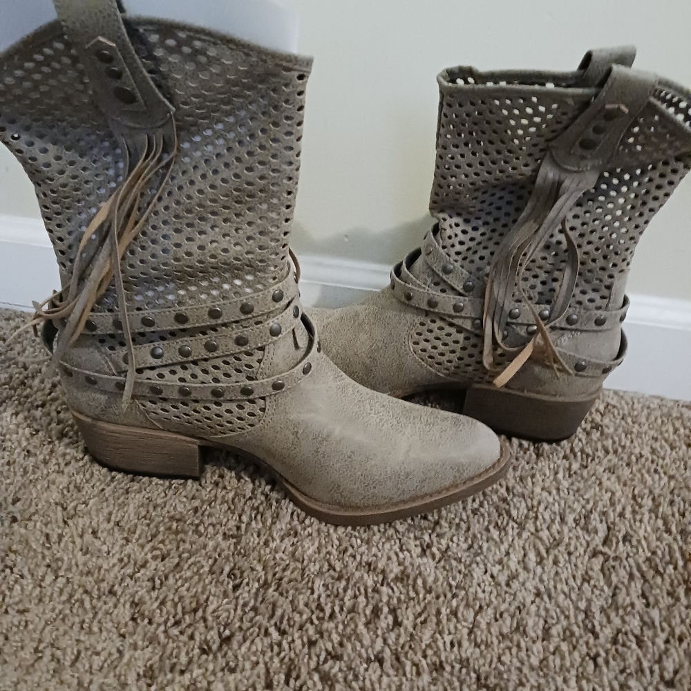 NWOT western boots